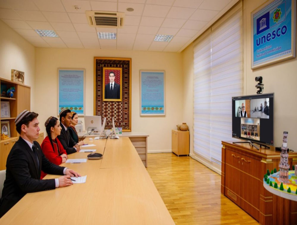 Türkmen döwlet uniwersitetiniň talyplary wideoaragatnaşyk arkaly geçirilen «tegelek stol» duşuşygyna gatnaşdylar