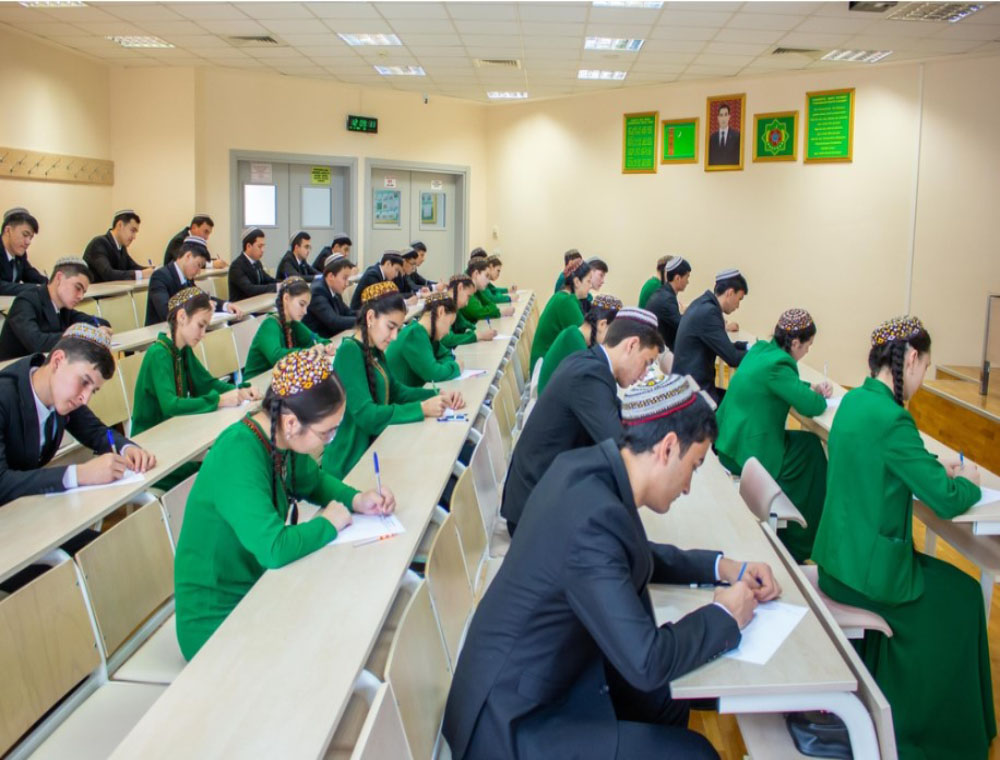 Orta mekdepleriň okuwçylarynyň arasynda matematika dersi boýunça “Zehinli ýaş matematikler” atly bäsleşik geçirildi